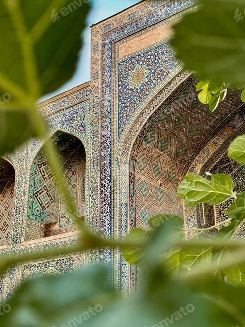 Preview: Amazing building in Registan Square, Samarkand