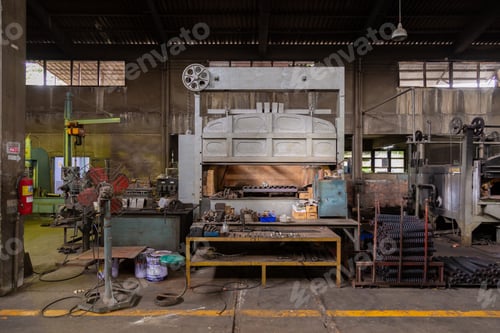 Preview: Pictures from the steel factory Melted in pieces in a furnace