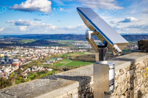 Preview: A telescope is located on the observation deck of the Hohenwil