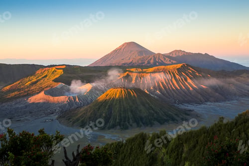 Preview: Amazing sunrise in Mount Bromo