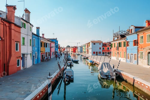 Preview: Colourful Burano island in Venice Italy