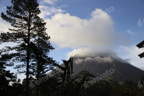 Preview: The border volcano in Monteverde covering a cloud. Costa Rica
