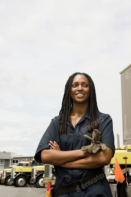 Preview: Confident mechanic at the truck depot