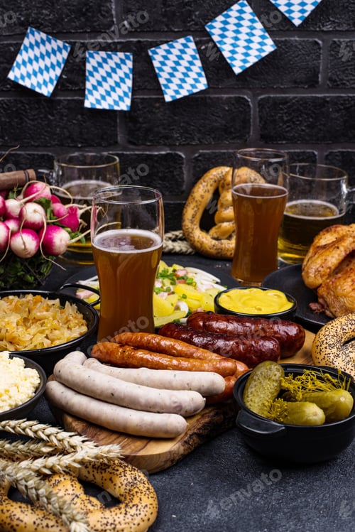 Preview: Oktoberfest dishes with beer, pretzel and sausage