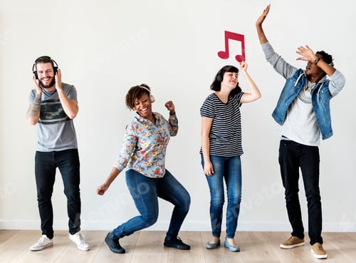 Visualização: Pessoas juntas curtindo música