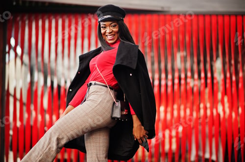 Preview: African american fashion girl in newsboy cap