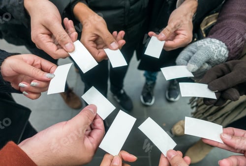 Preview: Tourists surrounded show ticket