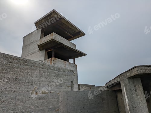 Preview: Concrete building with overhanging roof