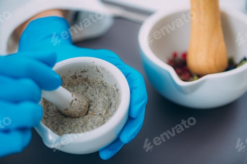 Preview: Grinding Cosmetic Ingredients Using Mortar and Pestle