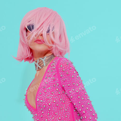 Preview: Disco Sexy Woman posing in white studio. Pink retro vibes. Back in 80s look. Clubbing glamour style