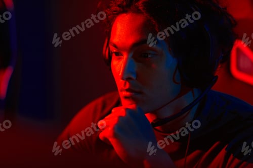 Preview: Hacker sitting in dark room