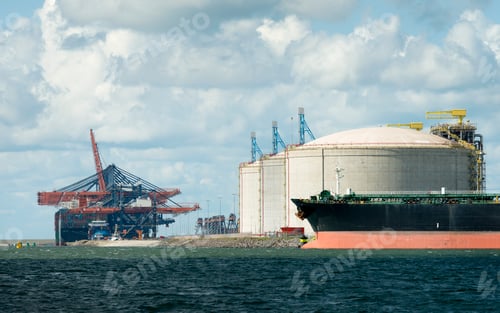 Preview: Huge tanks for LNG or liquid natural gas, in the rotterdam harbour