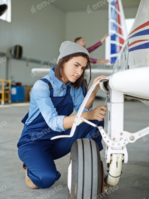 Preview: Woman labor