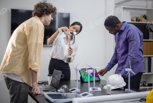 Preview: Startup team creates portable wind turbine prototype, matching user demand aim for investor funding