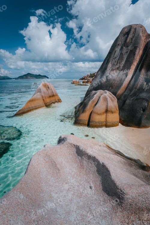 Preview: The world famous paradise tropical beach Anse Source D'Argent on La Digue, uniquely granite rock