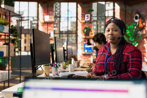 Preview: Call center agent handling customer inquiries and complaints