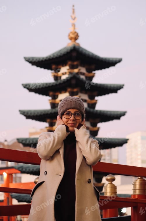 Preview: Girl in a cold day with a beautiful background