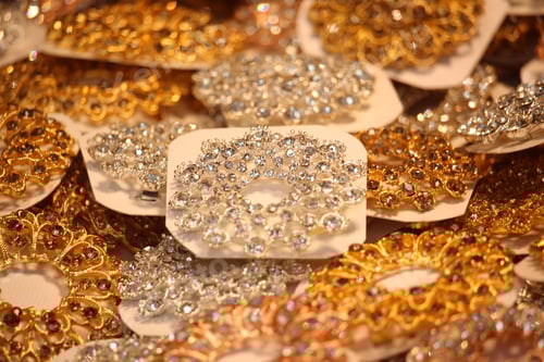 Preview: Jewelry on window display