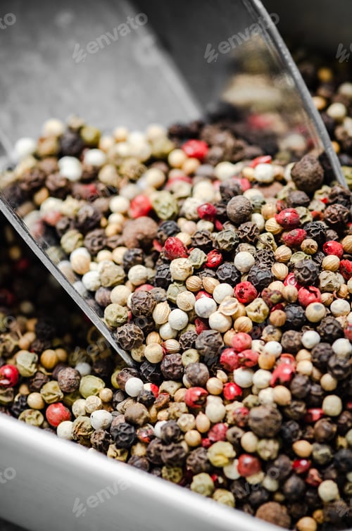 Preview: Peppercorn on rustic background.