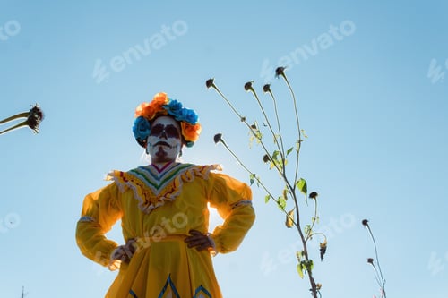 Preview: On the Day of the Dead, people in nature