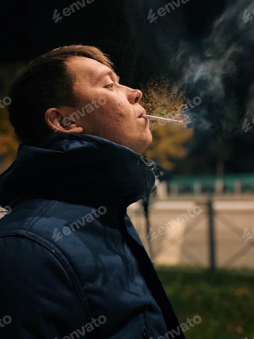 Preview: Smoking man portrait