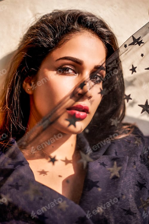 Preview: Beautiful Portrait of Young & Elegant Woman Posing