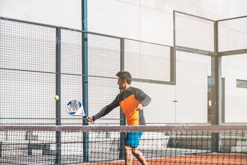Preview: Man playing padel