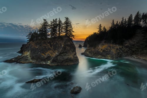 Preview: Secret Beach Brookings Oregon at sunset