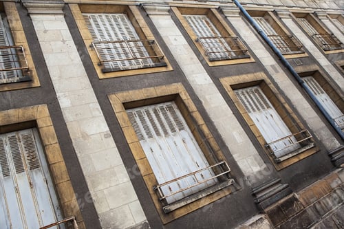 Preview: Slums and squats on all floors