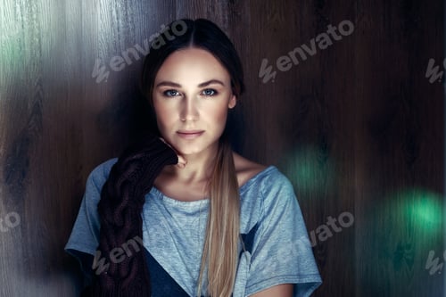 Preview: Beautiful Woman Posing in a Relaxed Fashion