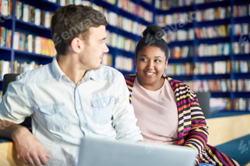 Preview: Students at library