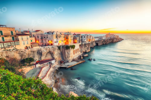 Preview: Vieste - beautiful coastal town on the rocks in Puglia