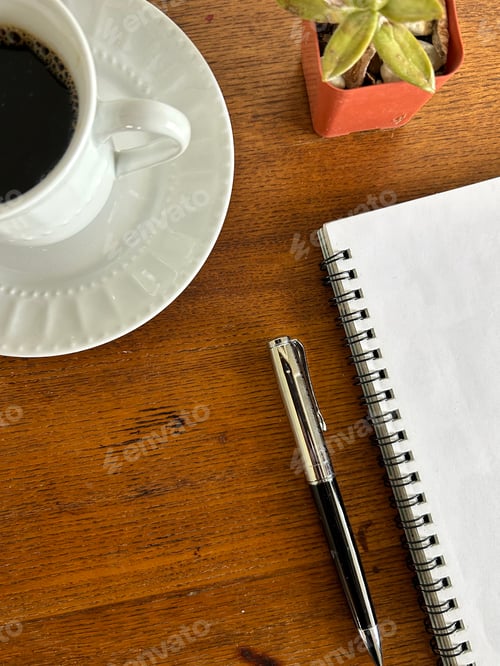Vista previa: Vista superior del escritorio masculino
