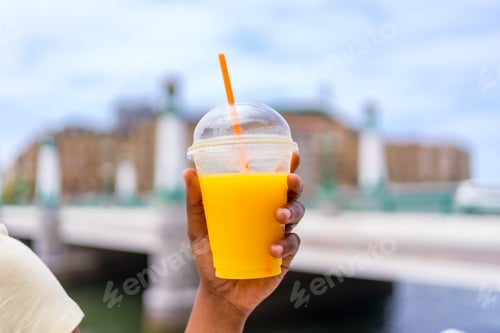 Preview: Take away glass of orange juice to enjoy the summer heat and hydrate