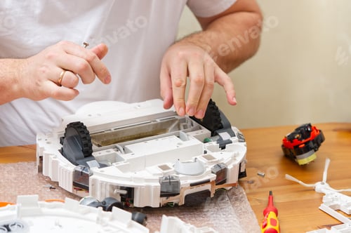 Preview: Repair of the robot vacuum cleaner. Disassembled robot vacuum cleaner.