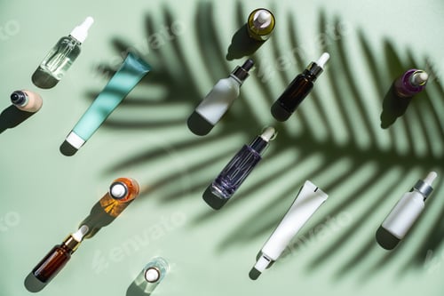 Preview: Bottles with serum or oil