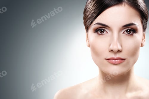 Preview: Beautiful brunette with clean face