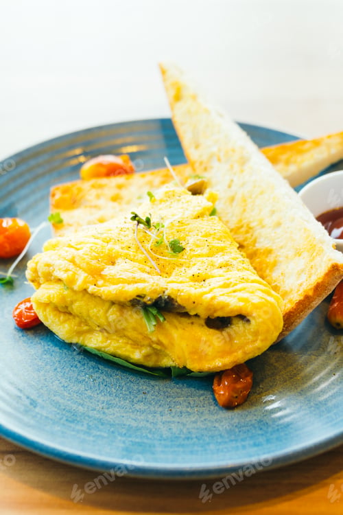 Preview: Spanich omelet in plate