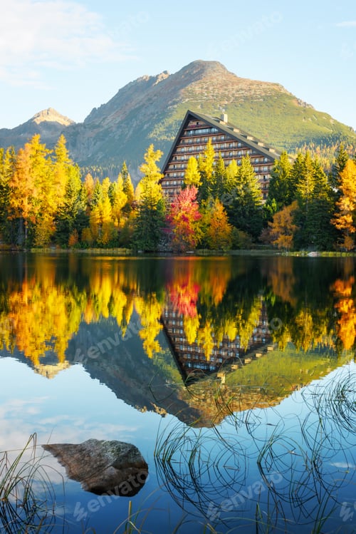 Preview: Lake Strbske pleso in autumn time