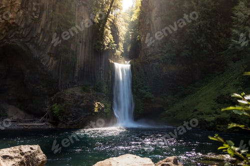 Preview: Closeup shot of the scenic Toketee Falls in Oregon, USA