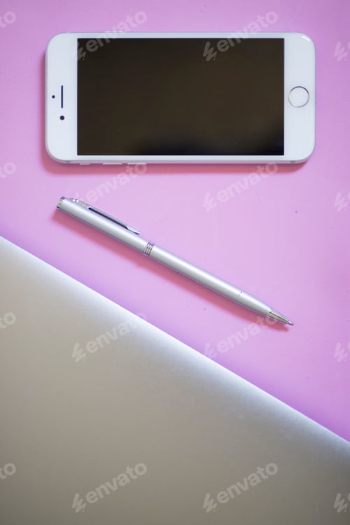 Preview: Pink business flatlay