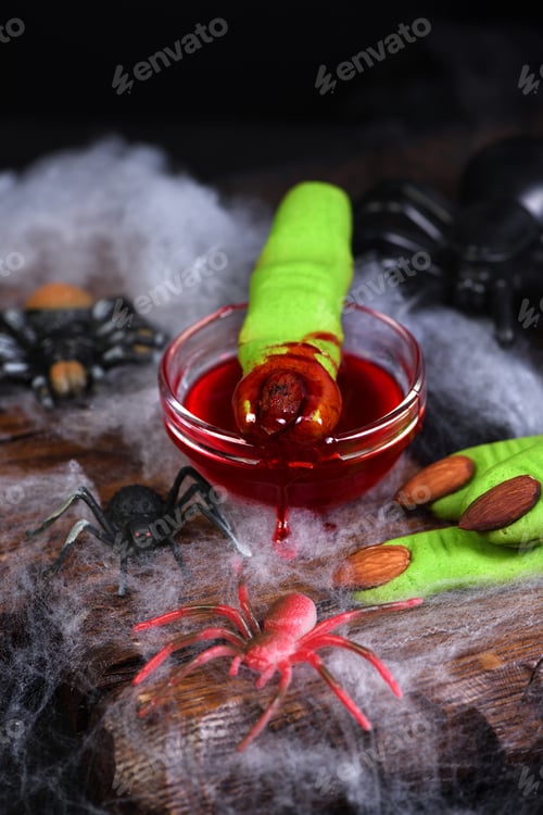 Preview: Witches Finger cookies made of shortcrust pastry with almond fingernail