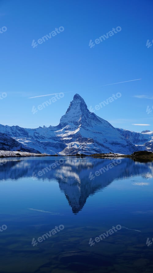 Preview: Famous Matterhorn Zermatt on a sunny winter day