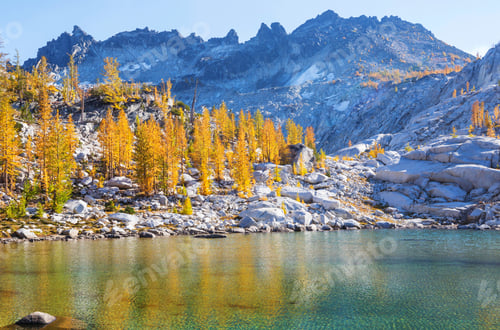 Preview: Alpine lake