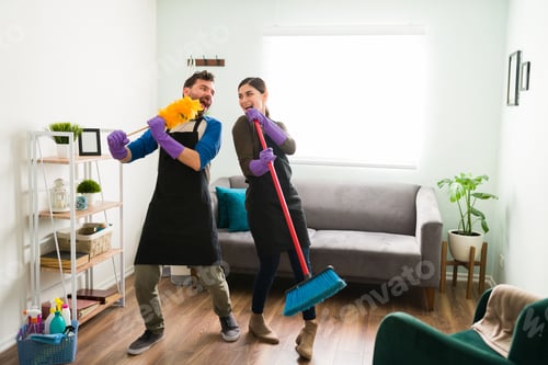 Preview: Cleaning and singing together at home