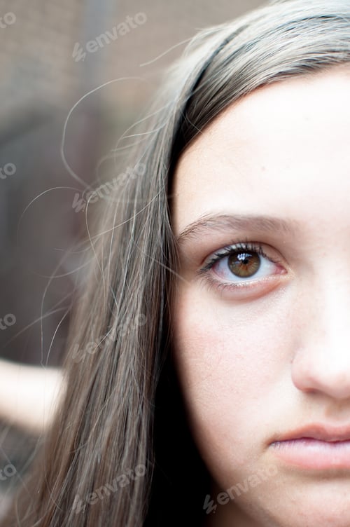 Preview: Half face