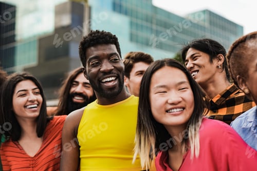 Preview: Diverse friends having fun in the city - Concept of multiracial people and friendship
