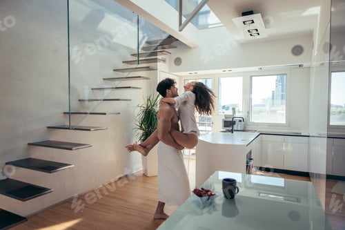 Aperçu: Young couple lifestyle moments at home