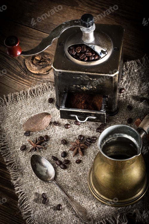 Preview: Turkish coffee in copper coffe pot