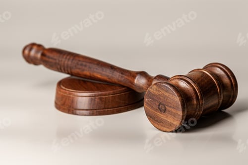 Preview: Wooden judges gavel on table close up